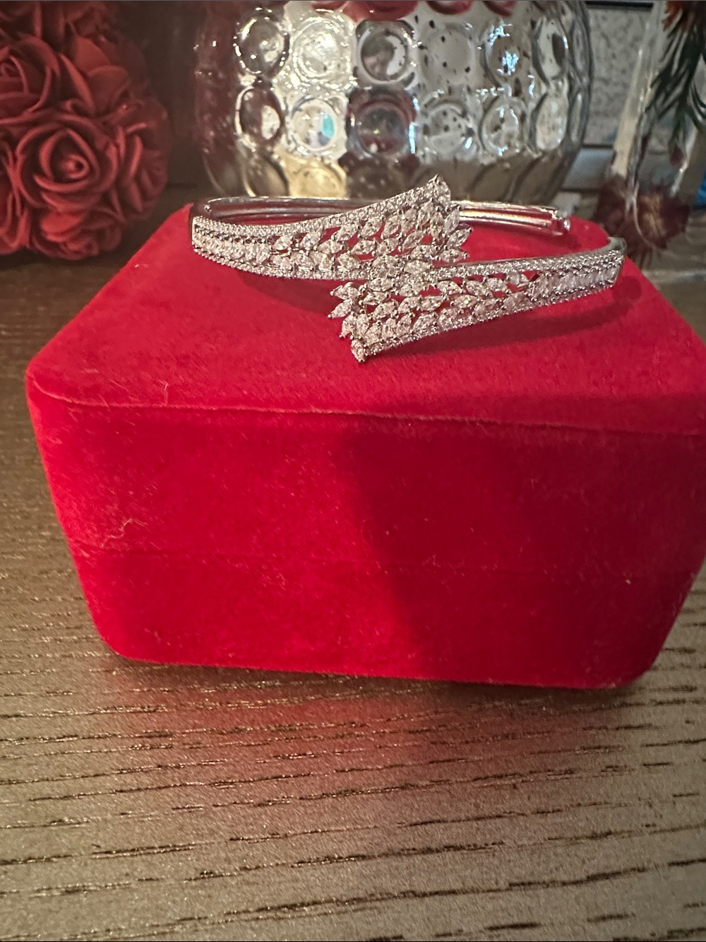 Gorgeous bangle - Picture 3 of 3